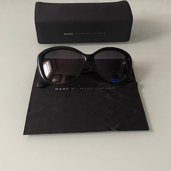 Marc by Marc Jacobs MMJ 243/S Women\'s Classic Sunglasses 0HW3-JJ